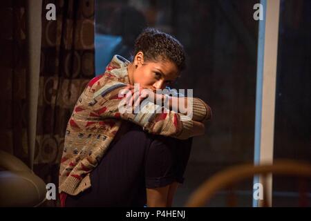 Titre original : commotion cérébrale. Titre en anglais : commotion cérébrale. Directeur de film : PETER LANDESMAN. Année : 2015. Stars : GUGU MBATHA-RAW. Credit : CANTILLON, Société/capital/HTE LSTAR SCOTT FREE PRO/SHUMAN C / Album Banque D'Images