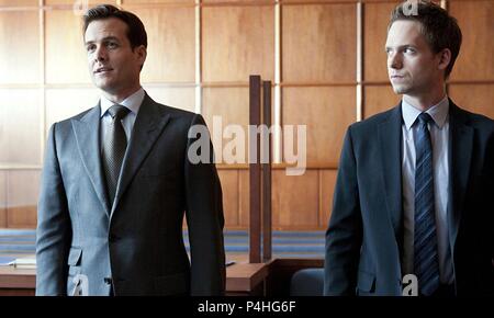 Film Original Titre : costumes. Titre en anglais : costumes. Directeur de film : AARON KORSH. Année : 2011. Stars : Gabriel Macht ; PATRICK J. ADAMS. Câble universel Crédit : PRODUCTIONS / Album Banque D'Images