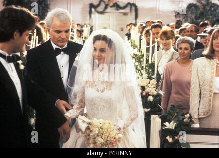 Titre original : PÈRE DE LA mariée. Titre en anglais : PÈRE DE LA mariée. Film Réalisateur : CHARLES SHYER. Année : 1991. Stars : STEVE MARTIN ; KIMBERLY WILLIAMS-Paisley. Credit : Touchstone Pictures / Album Banque D'Images