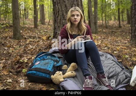 Titre original : la 5ème vague. Titre en anglais : la 5ème vague. Directeur de film : J BLAKESON. Année : 2016. Stars : CHLOE GRACE MORETZ. Credit : COLUMBIA PICTURES/GK/FILMS/CAPITAL LSTAR FILMS/MATERI / Album Banque D'Images