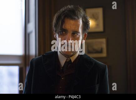 Description : Saison 2. Film Original Titre : le BRIC. Titre en anglais : Le BRIC. Directeur de film : JACK AMIEL. Année : 2014. Stars : CLIVE OWEN. Credit : ANONYMOUS CONTENT / Album Banque D'Images