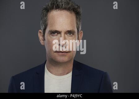 Titre original : LE RESPONSABLE DU SERVICE DE NUIT. Titre en anglais : LE RESPONSABLE DU SERVICE DE NUIT. Film Réalisateur : Susanne Bier. Année : 2016. Stars : TOM HOLLANDER. Credit : British Broadcasting Corporation (BBC) / Album Banque D'Images