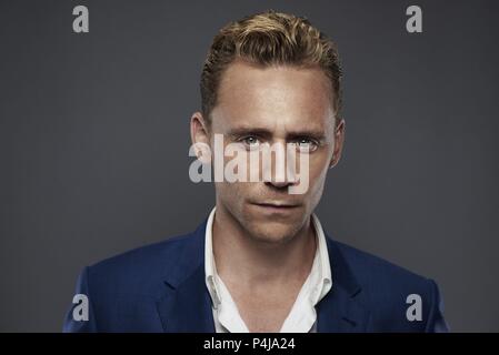 Titre original : LE RESPONSABLE DU SERVICE DE NUIT. Titre en anglais : LE RESPONSABLE DU SERVICE DE NUIT. Film Réalisateur : Susanne Bier. Année : 2016. Stars : TOM HIDDLESTON. Credit : British Broadcasting Corporation (BBC) / Album Banque D'Images