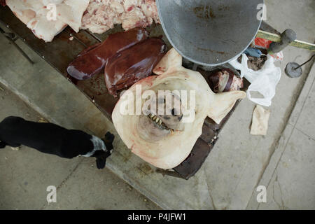 Close up street butcher à Cuba Banque D'Images