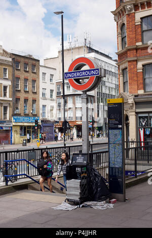 Entrée du métro de Londres sur Whitechapel High Street à Londres Banque D'Images