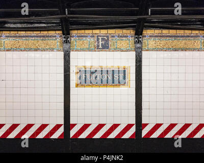 New York City - 13 juin 2018 : La Station de métro Fulton Street sur le NYC Subway dans la ville de New York. Banque D'Images