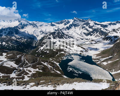 Agnel barrage, Parc National du Gran Paradiso, Piémont, Italie Banque D'Images