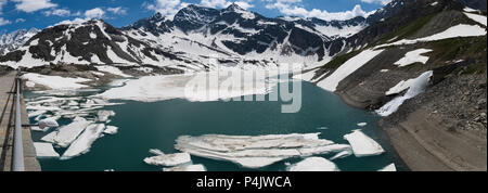 Serrù barrage, Parc National du Gran Paradiso, Piémont, Italie Banque D'Images