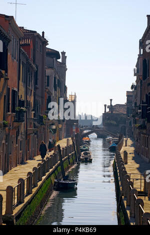 Le Rio della Fornace, Dorsoduro, Venise, Italie : un canal tranquille et romantique Banque D'Images