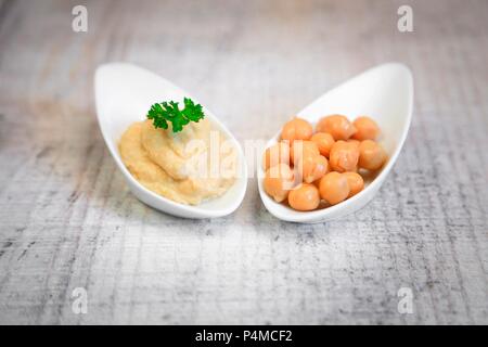 Houmous de pois chiches secs et Banque D'Images