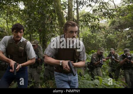 Titre original : NARCOS. Titre en anglais : NARCOS. Directeur de film : GUILLERMO NAVARRO ; JOSE PADILHA, ANDRES BAIZ ; FERNANDO COIMBRA. Année : 2015. Stars : BOYD HOLBROOK, PEDRO PASCAL. Credit : NETFLIX / Album Banque D'Images