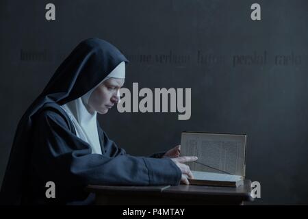 Film Original Titre : LES innocentes. Titre en anglais : LES innocentes. Film Réalisateur : Anne Fontaine. Année : 2016. Stars : AGATA BUZEK. Credit : MANDARIN FILMS/FILM/AÉROPLAN MARS FILMS/France 2 Cinéma/SCOP / Album Banque D'Images