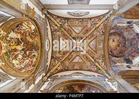 Parme, Italie - 16 avril 2018 : la fresque au plafond du transept nord de Dome par Orazio Samacchini (1570-1574). Banque D'Images