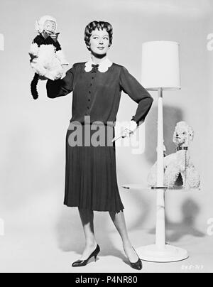 Titre original : Auntie Mame. Titre en anglais : Auntie Mame. Directeur de film : MORTON DACOSTA. Année : 1958. Stars : Rosalind Russell. Credit : Warner Brothers / Album Banque D'Images