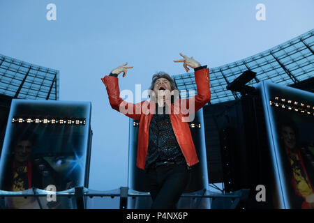 Berlin, Allemagne. 22 Juin, 2018. Mick Jagger chante dans le concert des Rolling Stones dans le stade olympique. Crédit : Paul Zinken/dpa/Alamy Live News Banque D'Images
