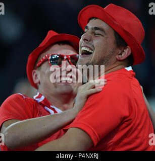 Kaliningrad, Russie. 22 Juin, 2018. Fans de Suisse célébrer après la Coupe du Monde 2018 Groupe E match entre la Suisse et la Serbie dans la région de Kaliningrad, Russie, le 22 juin 2018. La Suisse a gagné 2-1. Credit : Liu Dawei/Xinhua/Alamy Live News Banque D'Images