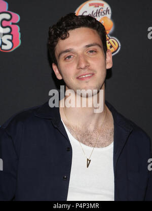 HOLLYWOOD, CA - le 22 juin : Lauv, à la Radio Disney Music Awards 2018 au Kodak Theater à Hollywood, Californie le 22 juin 2018. Credit : Faye Sadou/MediaPunch Banque D'Images