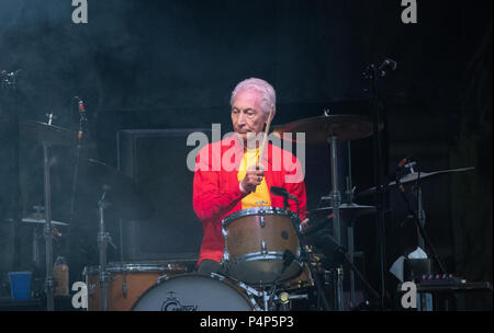 Berlin, Allemagne. 22 Juin, 2018. Le batteur des Rolling Stones Charlie Watts joue sur la scène pendant le concert de son groupe au Stade Olympique. Crédit : Paul Zinken/dpa/Alamy Live News Banque D'Images