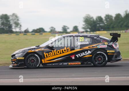 Dalton sur les tés, en Angleterre, 23 juin 2018. Dan Cammish conduisant une Honda Civic Type R pour Halfords Yuasa Racing pendant le premier exercice de la Dunlop MSA British Touring Car Champioship Croft Circuit. Crédit : Colin Edwards/Alamy Live News. Banque D'Images