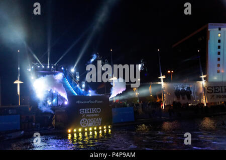 Kiel, Allemagne. 22 Juin, 2018. L'OCÉAN Jump Night Show avec du feu, de la musique et de laser au cours de la Kieler Woche 2018 © Björn Deutschmann/Alamy Live News Banque D'Images