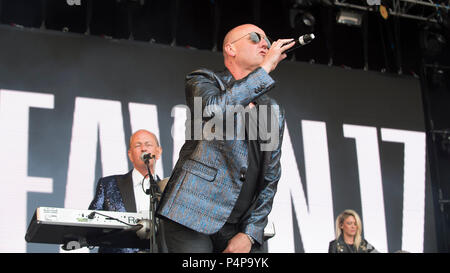 Edinburgh, Royaume-Uni. 23 juin 2018. Heaven 17 en concert à Lets Rock Ecosse, Dalkeith Country Park, Paris, France 23 Juin 2018 Crédit : Stuart Westwood/Alamy Live News Banque D'Images