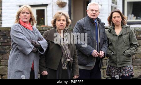 Titre original : DERNIER TANGO À HALIFAX. Titre en anglais : DERNIER TANGO À HALIFAX. Directeur de film : EUROS LYN. Année : 2012. Stars : DEREK JACOBI, ANNE REID, NICOLA WALKER ; SARAH LANCASHIRE. Credit : British Broadcasting Corporation (BBC) / Album Banque D'Images