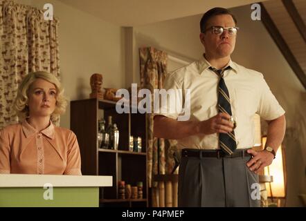 Titre original : SUBURBICON. Titre en anglais : SUBURBICON. Film Réalisateur : GEORGE CLOONEY. Année : 2017. Stars : Julianne Moore, Matt Damon. L'OURS NOIR : Crédit photos / Album Banque D'Images