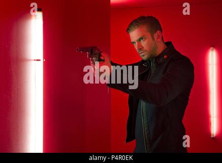 Titre original : L'invité. Titre en anglais : L'invité. Directeur de film : Adam Wingard. Année : 2014. Stars : DAN STEVENS. Credit : HANWAY FILMS/SNOOT ENTERTAINMENT / Album Banque D'Images