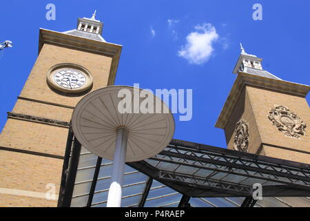 Vue sur l'extérieur de la gare de Liverpool Street, Londres, Angleterre, Royaume-Uni, PETER GRANT Banque D'Images