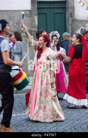 Porto, Portugal - 22 juin 2018 : Rusgas de Sao Joao. Songe d'une traditionnelle procession. Banque D'Images