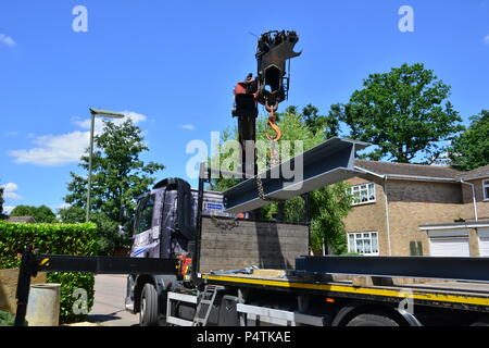 Une poutre de levage d'une grue en position. Banque D'Images
