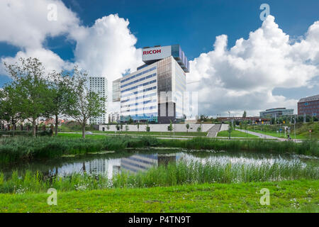 DEN Bosch, Pays-Bas - 26 juillet 2017 : vue sur l'eau sur le belvédère du bâtiment de la société Ricoh, Den Bosch, Pays-Bas, Banque D'Images