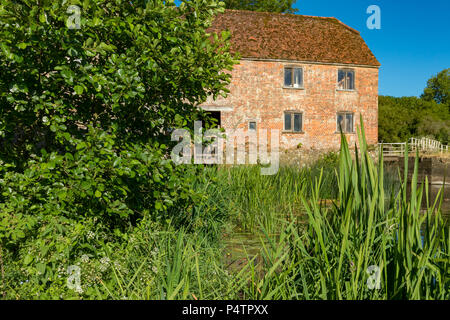 Sherborne Dorset Angleterre 22 juin 2018 l'ancien moulin sur la rivière Stour Banque D'Images