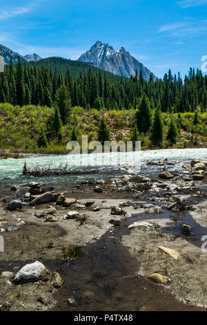 Vue du mont Cascade à partir de l'Ink Pots dans le parc national de Banff, Canada Banque D'Images