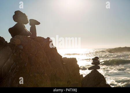 L'Afrique, Afrique du Sud, Western Cape, Cape Town, Cairn contre le soleil Banque D'Images