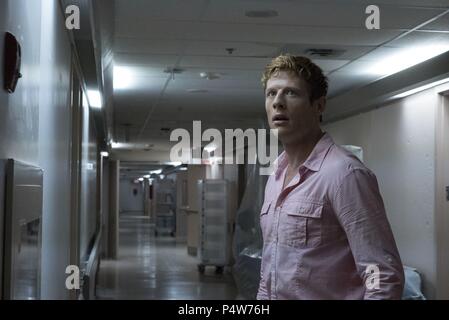 Titre original : The Flatliners. Titre en anglais : The Flatliners. Film Réalisateur : NIELS ARDEN OPLEV. Année : 2017. Stars : JAMES NORTON. Credit : Cross Creek Pictures / Columbia Pictures / Furthur Films / S / Album Banque D'Images