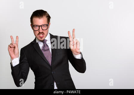 Portrait d'un homme contre isolé sur fond blanc Banque D'Images