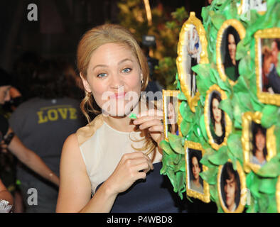 Erika Christensen à la parentalité à la 100e épisode Stade 43 Lot Universel le 7 novembre, 2014 à Los Angeles.Erika Christensen 102 ------------- Red Carpet Event, Vertical, USA, Cinéma, Célébrités, photographie, Bestof, Arts, Culture et divertissement, Célébrités Topix fashion / Vertical, Best of, événement dans la vie d'Hollywood, Californie - Tapis rouge et en backstage, USA, Cinéma, Célébrités, cinéma, télévision, Célébrités célébrités musique, photographie, Arts et culture, Bestof, divertissement, Topix trois quarts, vertical, une personne, à partir de l'an , 2014, enquête tsuni@Gamm Banque D'Images