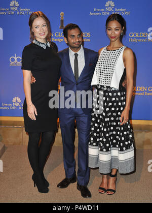 Zoe Saldana, Aziz Ansari, Olivia Wilde au Golden Globes 2013 Nominations au Beverly Hilton à Los Angeles.Olivia Wilde, Aziz Ansari, Zoe Saldana 031 cas à Hollywood Life - Californie, Red Carpet Event, USA, Cinéma, Célébrités, photographie, Bestof, Arts, Culture et divertissement, Célébrités, Mode Topix Meilleur de Hollywood, la vie, événement dans la vie d'Hollywood, Californie - Tapis rouge et en backstage, cinéma, télévision, célébrités, célébrités de la musique, des acteurs du Topix même film en salle, et la star ensemble. enquête de crédit, tsuni@Gamma-USA.com Tsuni / USA, 2013 - Groupe, plat Banque D'Images