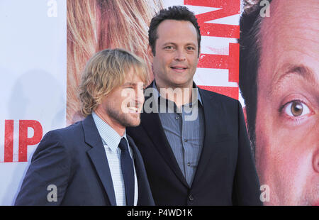 Owen Wilson et Vince Vaughn 129 arrivant à la Premiere de stages au Westwood Village Theatre de Los Angeles.Owen Wilson et Vince Vaughn 129 cas à Hollywood Life - Californie, Red Carpet Event, USA, Cinéma, Célébrités, photographie, Bestof, Arts, Culture et divertissement, Célébrités, Mode Topix Meilleur de Hollywood, la vie, événement dans la vie d'Hollywood, Californie - Tapis rouge et en backstage, cinéma, télévision, célébrités, célébrités de la musique, des acteurs du Topix même film en salle, et la star ensemble. enquête de crédit, tsuni@Gamma-USA.com Tsuni / USA, 2013 - Groupe, des films et de la télévision Banque D'Images