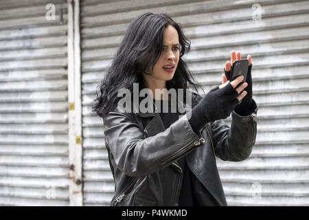 Description : Saison 2. Titre original : jessica JONES. Titre en anglais : JESSICA JONES. Directeur de film : STEPHEN SURJIK ; SIMON CELLAN JONES. Année : 2015. Stars : KRYSTEN RITTER. Credit : NETFLIX / Album Banque D'Images