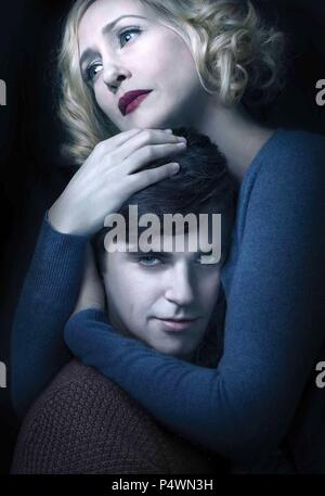 Titre original : Bates Motel. Titre en anglais : Bates Motel. Directeur de film : ANTHONY CIPRIANO. Année : 2013. Stars : VERA FARMIGA, Freddie Highmore. Credit : UNIVERSAL TELEVISION / Album Banque D'Images