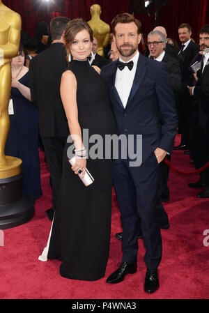 Olivia Wilde et Jason Sudeikis mari 186 Salle de presse à la 86e cérémonie des Oscars 2014 au Dolby Theatre de Los Angeles.Olivia Wilde et Jason Sudeikis mari 186 ------------- Red Carpet Event, Vertical, USA, Cinéma, Célébrités, photographie, Bestof, Arts, Culture et divertissement, Célébrités Topix fashion / Vertical, Best of, événement dans la vie d'Hollywood, Californie - Tapis rouge et en backstage, USA, Cinéma, Célébrités, cinéma, télévision, Célébrités célébrités musique, photographie, Arts et culture, Bestof, divertissement, Topix, verticale de la famille de l'année 2014, enquête Banque D'Images