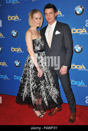 Sarah Paulson, Pedro Pascal arrivant à la 66e Prix annuel 2014 de la DGA à l'hôtel Hyatt Regency Century Plaza Hotel à Century City.Sarah Paulson, Pedro Pascal -------------- Red Carpet Event, Vertical, USA, Cinéma, Célébrités, photographie, Bestof, Arts, Culture et divertissement, Célébrités Topix fashion / Vertical, Best of, événement dans la vie d'Hollywood, Californie - Tapis rouge et en backstage, USA, Cinéma, Célébrités, cinéma, télévision, Célébrités célébrités musique, photographie, Arts et culture, Bestof, divertissement, Topix, verticale de la famille de l'année 2014, enquête Banque D'Images