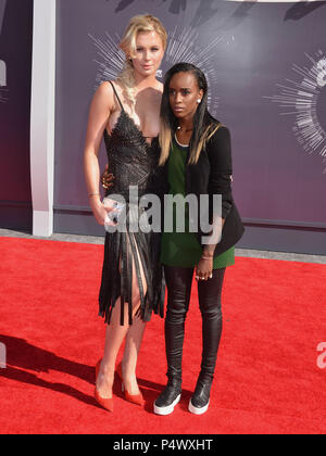 L'Irlande Baldwin, Angel Haze 211 au MTV Video Music Awards au Great Western Forum de Los Angeles.L'Irlande Baldwin, Angel Haze 211 cas à Hollywood Life - Californie, Red Carpet Event, USA, Cinéma, Célébrités, photographie, Bestof, Arts, Culture et divertissement, Célébrités, Mode Topix Meilleur de Hollywood, la vie, événement dans la vie d'Hollywood, Californie - Tapis rouge et en backstage, cinéma, télévision, célébrités, célébrités de la musique, des acteurs du Topix même film en salle, et la star ensemble. enquête de crédit, tsuni@Gamma-USA.com Tsuni / USA, 2015 - Groupe, télévision et film cast Banque D'Images