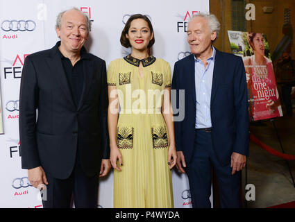 Luc Dardenne, Marion Cotillard et Jean-Pierre Dardenne à l'AFI première de deux jours, une nuit à l'Egyptian Theatre, le 7 novembre, 2014 à Los Angeles.Luc Dardenne, Marion Cotillard et Jean-Pierre Dardenne 001 cas à Hollywood Life - Californie, Red Carpet Event, USA, Cinéma, Célébrités, photographie, Bestof, Arts, Culture et divertissement, Célébrités, Mode Topix Meilleur de Hollywood, la vie, événement dans la vie d'Hollywood, Californie - Tapis rouge et en backstage, cinéma, télévision, célébrités, célébrités de la musique, des acteurs du Topix même film en salle, et la star ensemble. inquir Banque D'Images