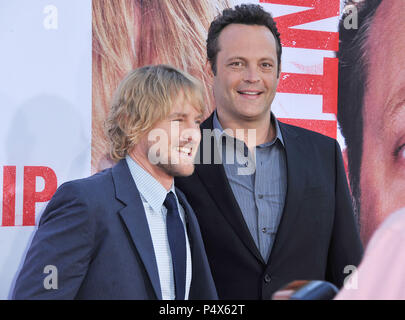 Owen Wilson et Vince Vaughn 128 arrivant à la Premiere de stages au Westwood Village Theatre de Los Angeles.Une Owen Wilson et Vince Vaughn 128 cas à Hollywood Life - Californie, Red Carpet Event, USA, Cinéma, Célébrités, photographie, Bestof, Arts, Culture et divertissement, Célébrités, Mode Topix Meilleur de Hollywood, la vie, événement dans la vie d'Hollywood, Californie - Tapis rouge et en backstage, cinéma, télévision, célébrités, célébrités de la musique, des acteurs du Topix même film en salle, et la star ensemble. enquête de crédit, tsuni@Gamma-USA.com Tsuni / USA, 2013 - Groupe, plat et mov Banque D'Images