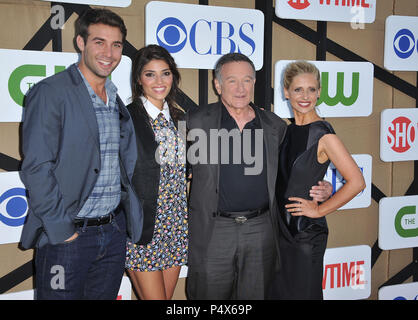 Amanda Setton, James Wolk, Sarah Michelle Gellar et Robin Williams en arrivant à la tca 2013 CBS au Beverly Hilton à Los Angeles.Amanda Setton, James Wolk, Sarah Michelle Gellar et Robin Williams 147 cas à Hollywood Life - Californie, Red Carpet Event, USA, Cinéma, Célébrités, photographie, Bestof, Arts, Culture et divertissement, Célébrités, Mode Topix Meilleur de Hollywood, la vie, événement dans la vie d'Hollywood, Californie - Tapis rouge et en backstage, cinéma, télévision, célébrités, célébrités de la musique, des acteurs du Topix même film en salle, et la star ensemble. enquête tsuni@Gamm Banque D'Images