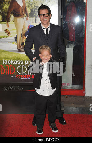 Johnny Knoxville, Jackson Nicoll au mauvais GranPa Première au TLC Chinese Theatre de Los Angeles.Johnny Knoxville, Jackson Nicoll 135 cas à Hollywood Life - Californie, Red Carpet Event, USA, Cinéma, Célébrités, photographie, Bestof, Arts, Culture et divertissement, Célébrités, Mode Topix Meilleur de Hollywood, la vie, événement dans la vie d'Hollywood, Californie - Tapis rouge et en backstage, cinéma, télévision, célébrités, célébrités de la musique, des acteurs du Topix même film en salle, et la star ensemble. enquête de crédit, tsuni@Gamma-USA.com Tsuni / USA, 2013 - Groupe, télévision et film cast Banque D'Images