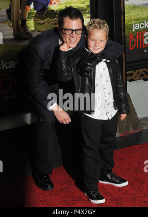 Johnny Knoxville, Jackson Nicoll au mauvais GranPa Première au TLC Chinese Theatre de Los Angeles.Johnny Knoxville, Jackson Nicoll 137 cas à Hollywood Life - Californie, Red Carpet Event, USA, Cinéma, Célébrités, photographie, Bestof, Arts, Culture et divertissement, Célébrités, Mode Topix Meilleur de Hollywood, la vie, événement dans la vie d'Hollywood, Californie - Tapis rouge et en backstage, cinéma, télévision, célébrités, célébrités de la musique, des acteurs du Topix même film en salle, et la star ensemble. enquête de crédit, tsuni@Gamma-USA.com Tsuni / USA, 2013 - Groupe, télévision et film cast Banque D'Images